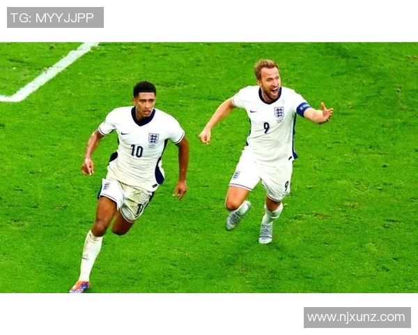 外国足球明星的灿烂笑容展现魅力瞬间与激情时刻的精彩瞬间